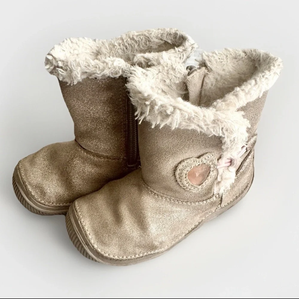 Stride Rite SRT Marta Toddler‎ Girls Boots 6.5M Gold Shimmer Faux Fur Lined